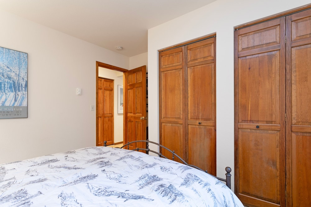 I1 Gore Creek Meadows 4 Bedroom Townhouse