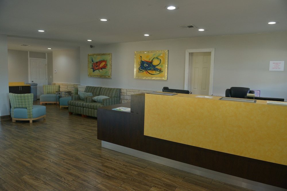 Rodeway Inn & Suites Winter Haven Chain Of Lakes view 3