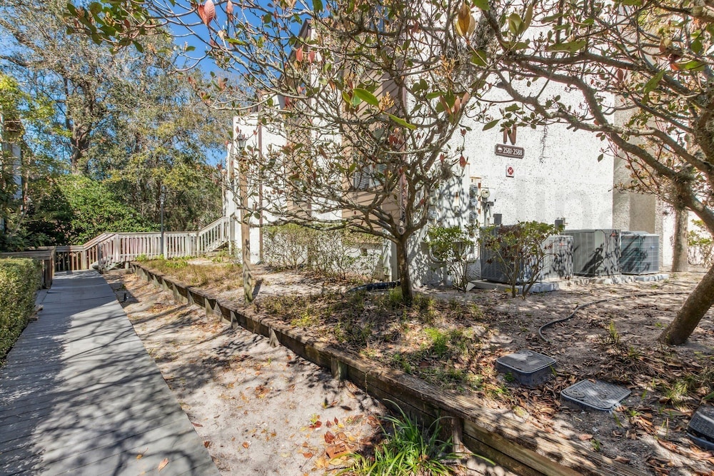 2585 Forest Ridge 2 Bedroom Condo