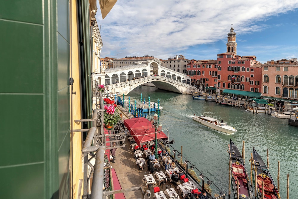 Rialto Grand Canal by Wonderful Italy