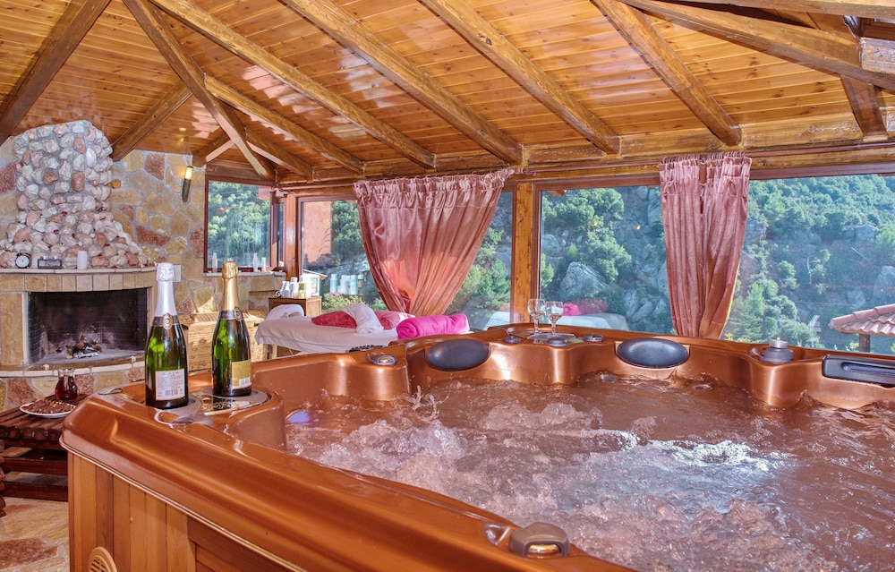 Oneiro Resort