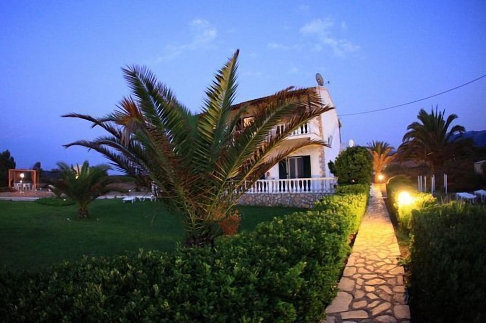 Elli Beach Apartments and Studios