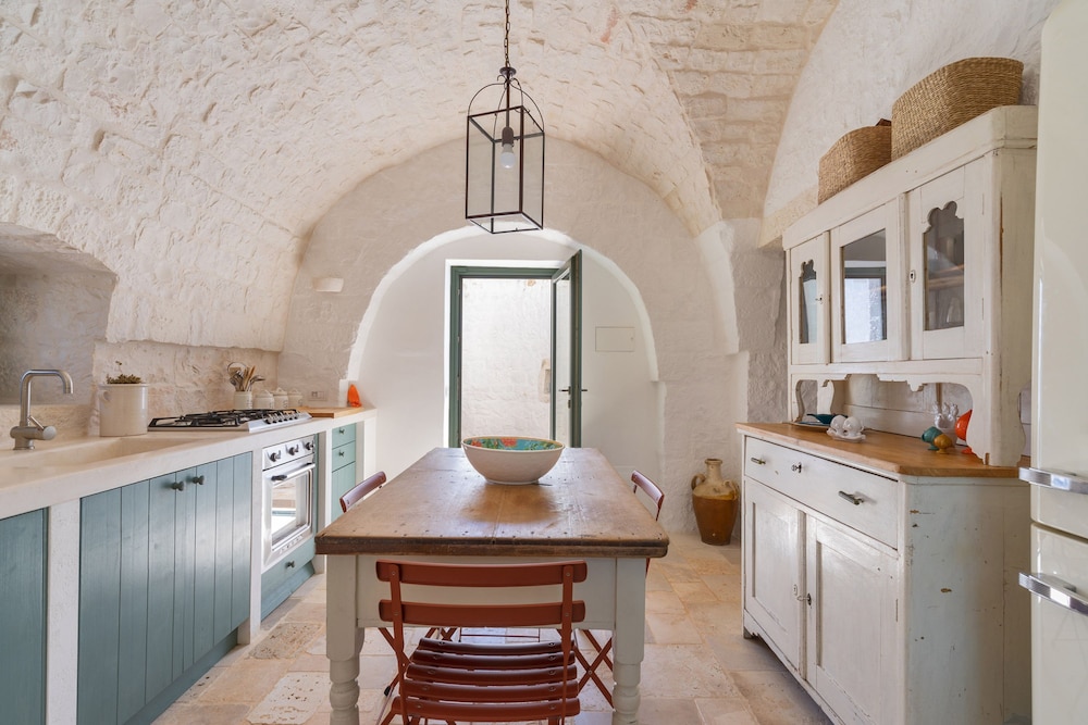 Trulli Pietra Rossa With Pool by Wonderful Italy