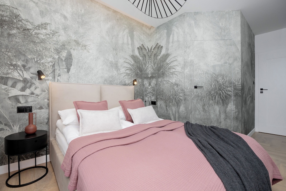 Wilanów Apartment Gym & Sauna by Renters view 3