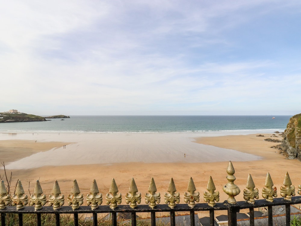 6 Ocean Heights
