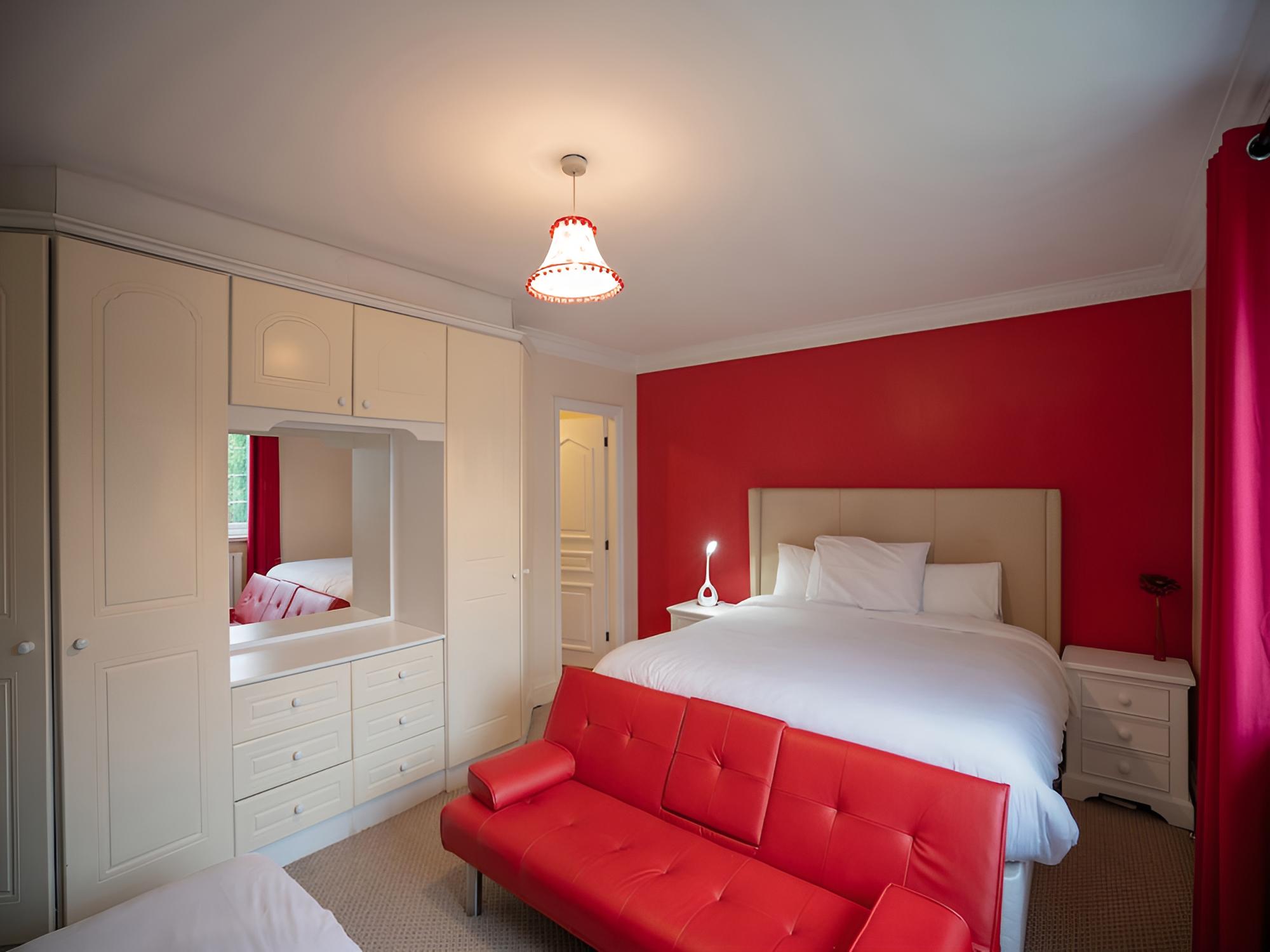 OakCroft GuestHouse Manchester Airport