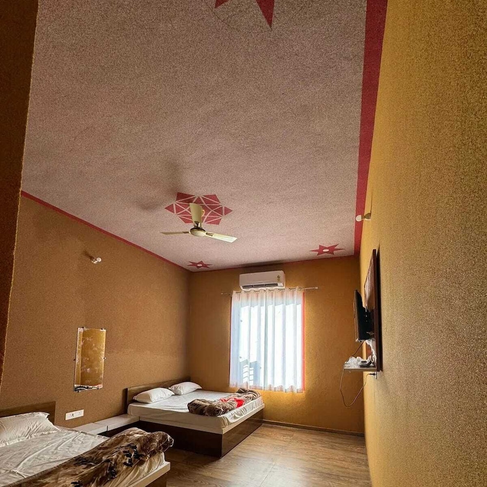 Hotel Raghukul