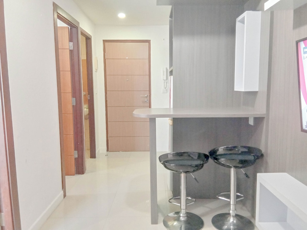 Spacious 1Br With Working Room At Vida View Makassar Aparment