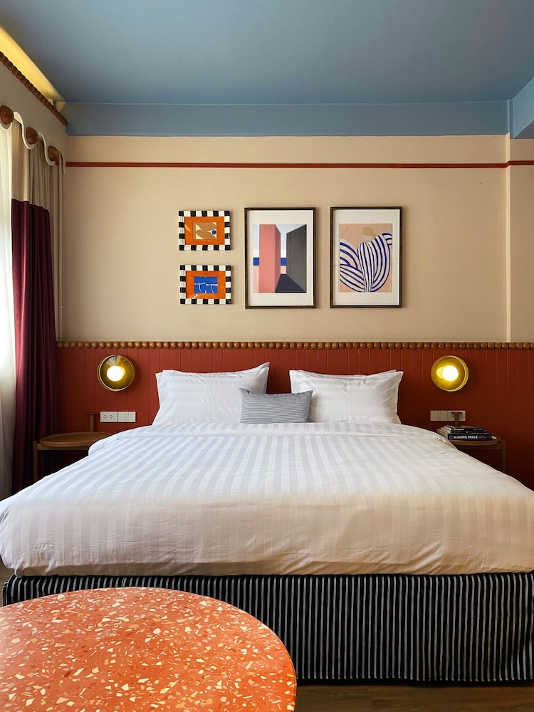 Blu Dock Restel Bangkok