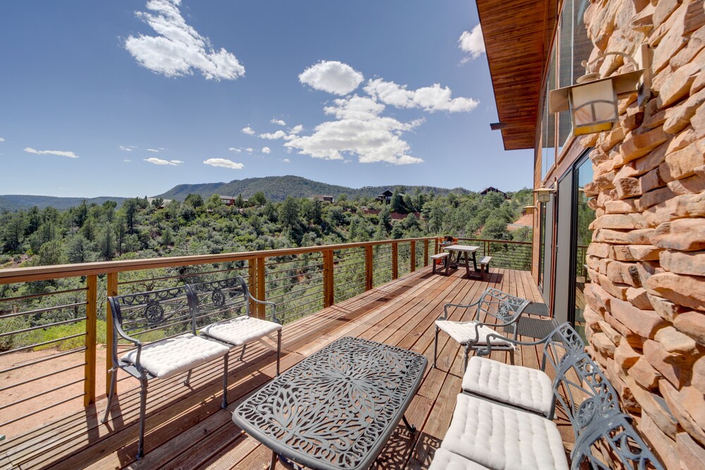 Payson Vacations - Cozy Pine Getaway w/ Fireplace  Mountain Views! - Property Image 1