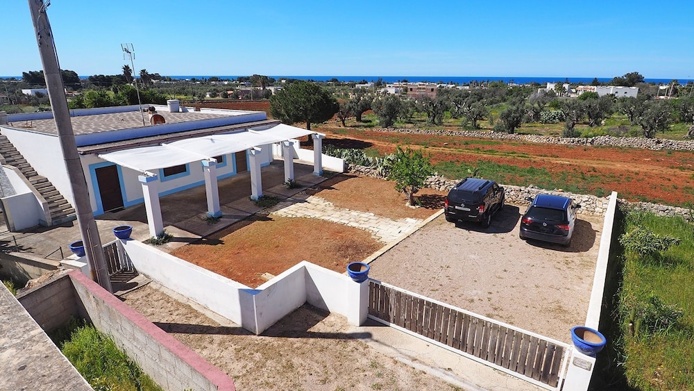 Villetta Certosina 1 - Villa Just a few Meters From the sea