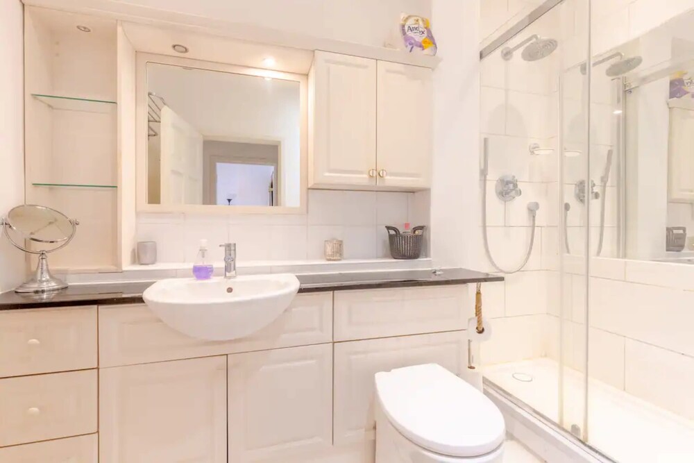 Stylish 1 Bedroom Apartment in Pimlico With Lovely Garden