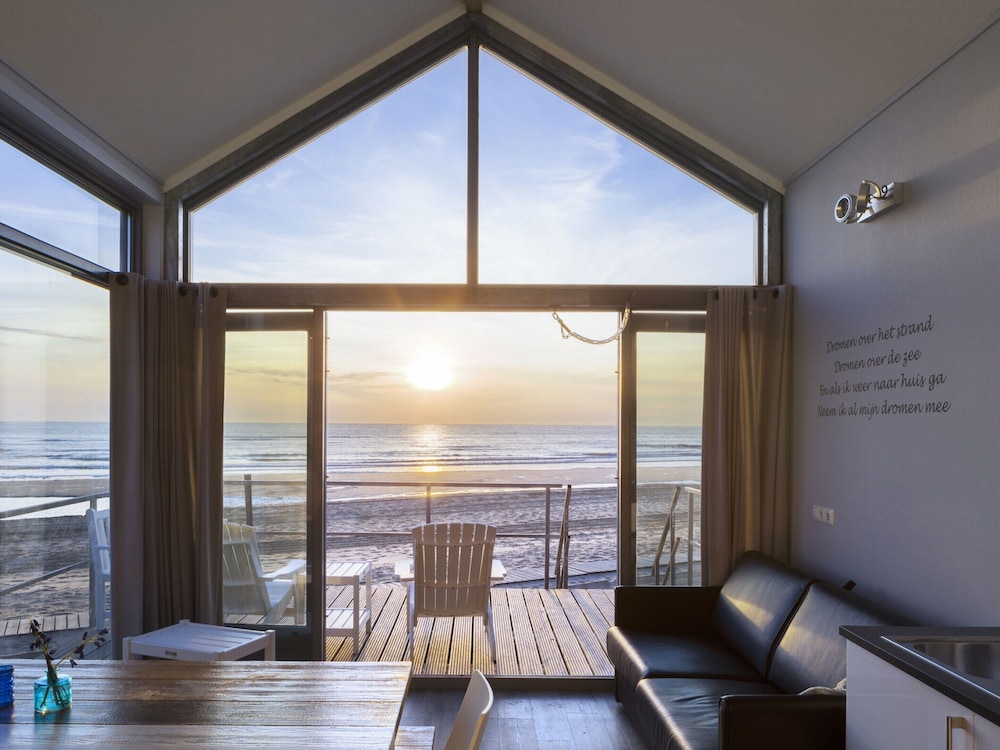 Beach House in Julianadorp With Sea Views view 3