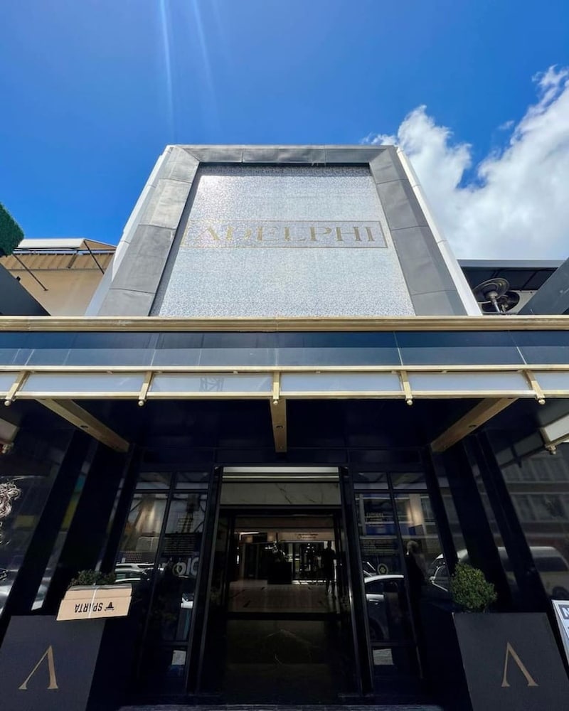 Sea-facing Apartment at Adelphi Galleria Seapoint
