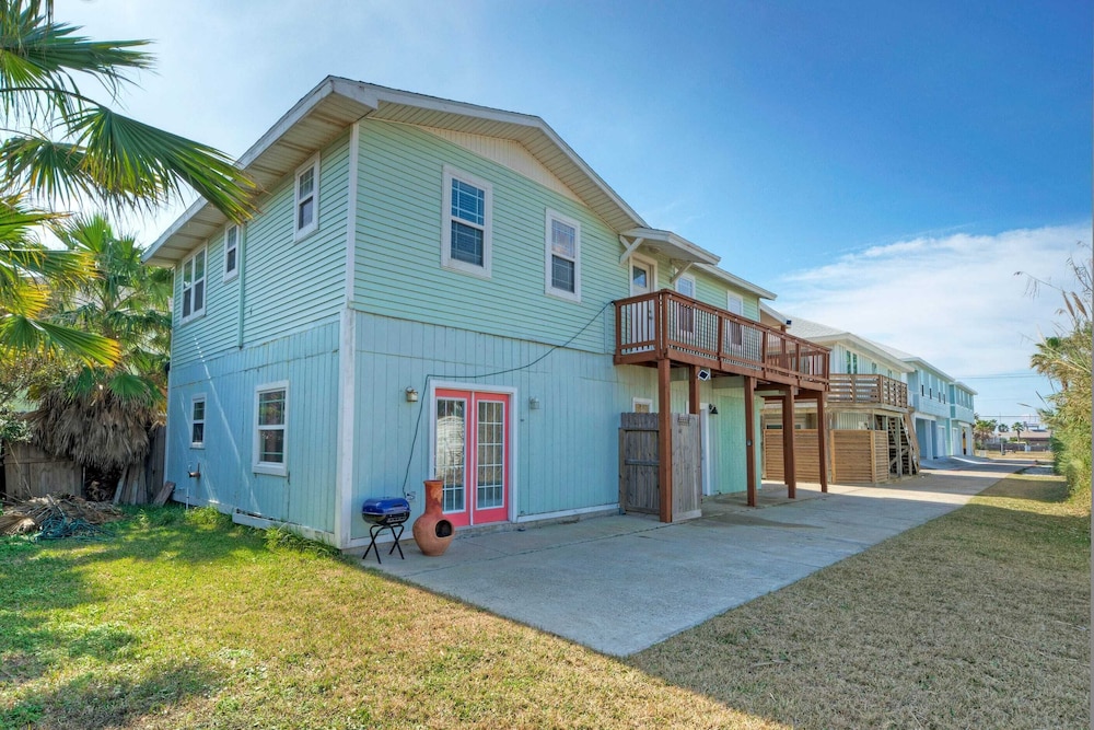 Golf Cart Zone, Walk or Ride to Beach Patio + BBQ Salty Sunshine #A