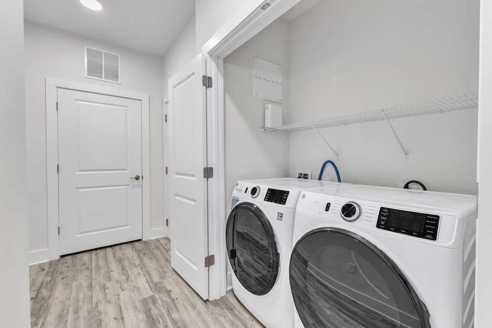 Luxe 3BR Suite Mins to Downtown Durham
