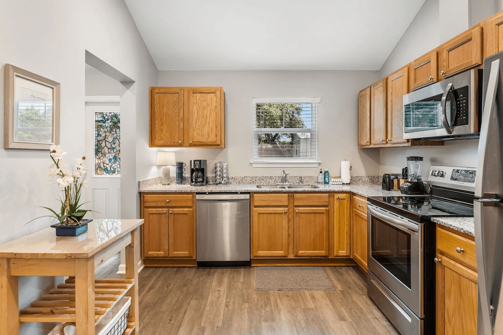 Ocean Oasis by Avantstay Block to Beach West PCB Pet-friendly