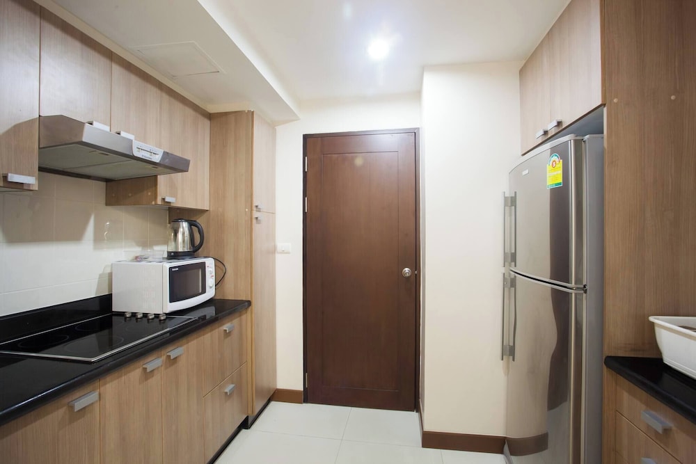 5A - 2 Bedroom Downtown Apartment With Shared Pool