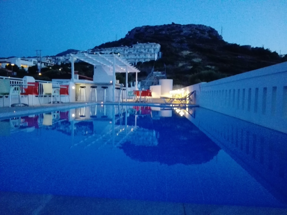 Okirroi Villas