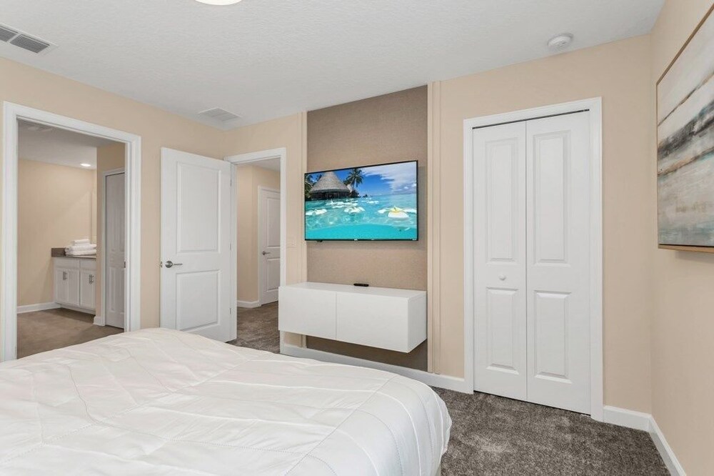 4552target 9 Bedroom Home