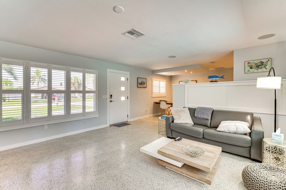 2 Mi to Beach: Canal-front Retreat in Cape Coral!