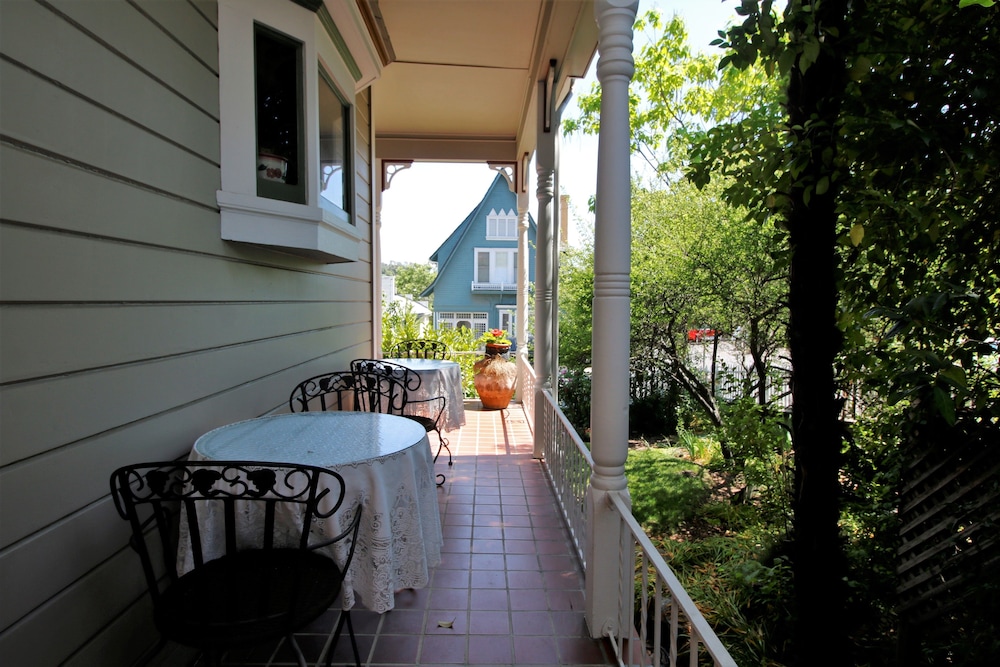 Bradford Place Inn & Gardens