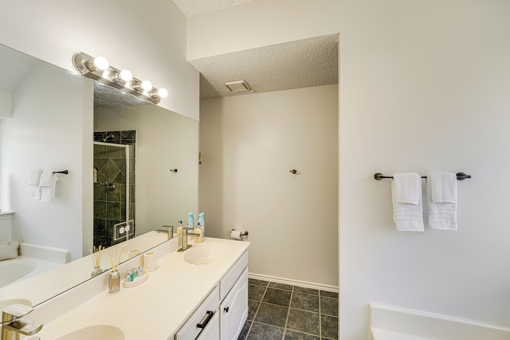 1/2 Mi to Frisco Commons! Family Getaway w/ Patio