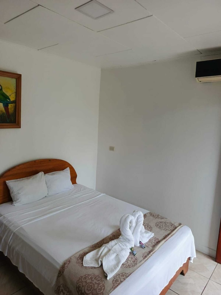 Arenal Hostel Resort