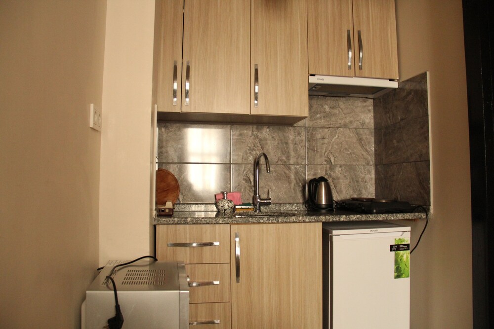 Jasmine Daire - Image 32