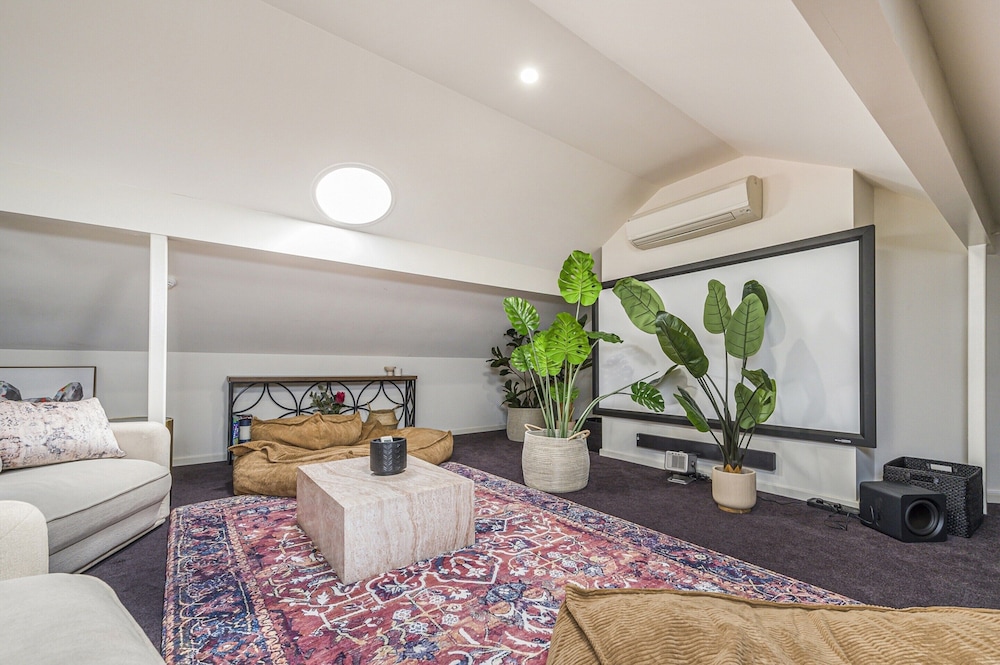 Fun for Families: Location, Cinema, Games, Wifi
