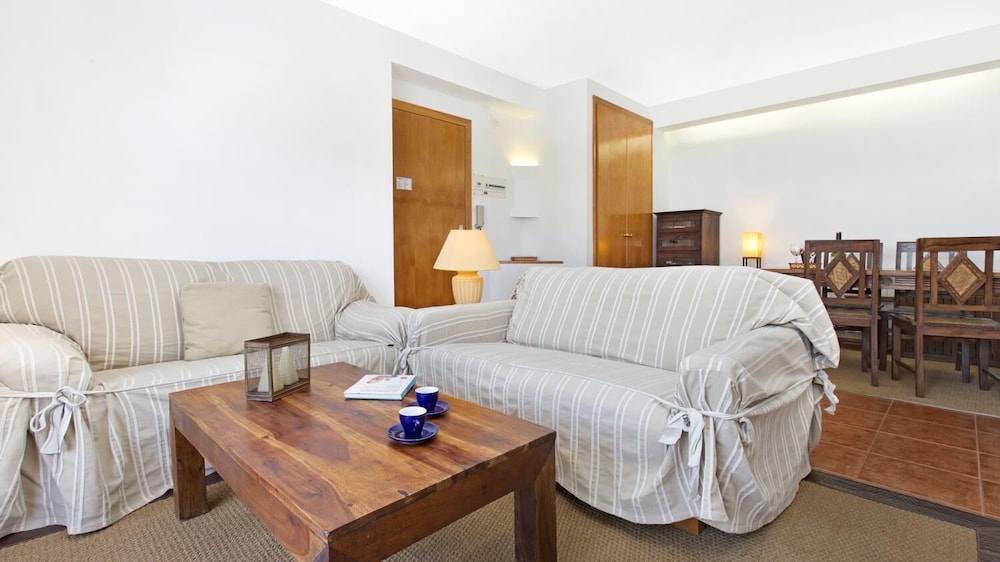 Sarrio in Llafranc With 2 Bedrooms and 2 Bathrooms