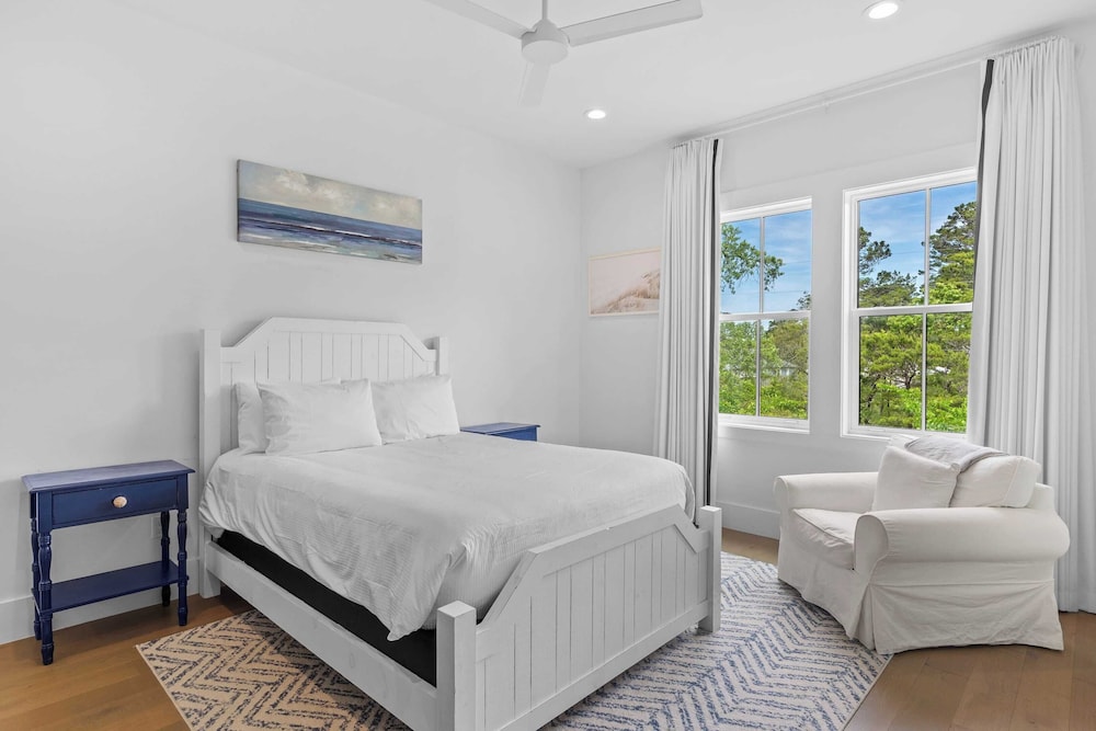 30A Good Vibes by Avantstay Private Pool + Bikes Beach Access
