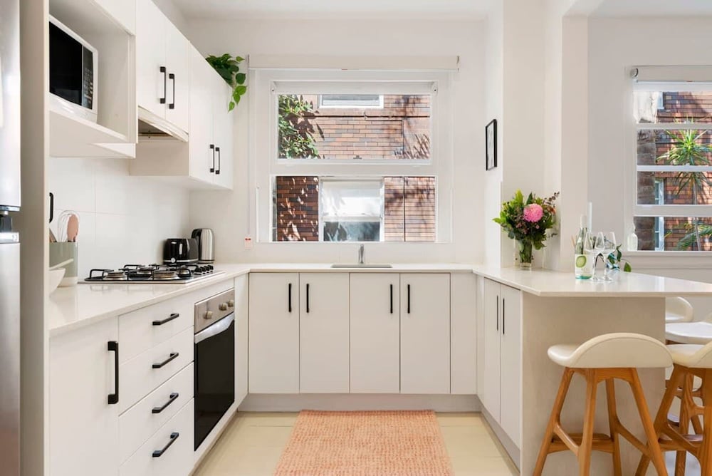 Bondi Breeze Apartment