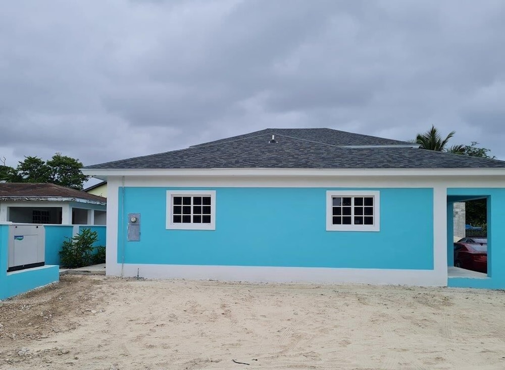 Hotel Yamabeach Stays - Image 1