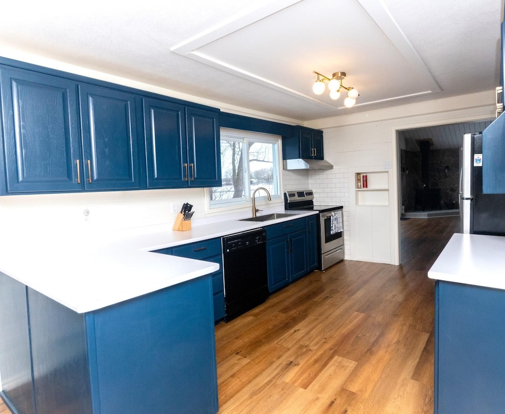 Bungalow by the Bay Spot on Wellers Bay - PEC - Image 5