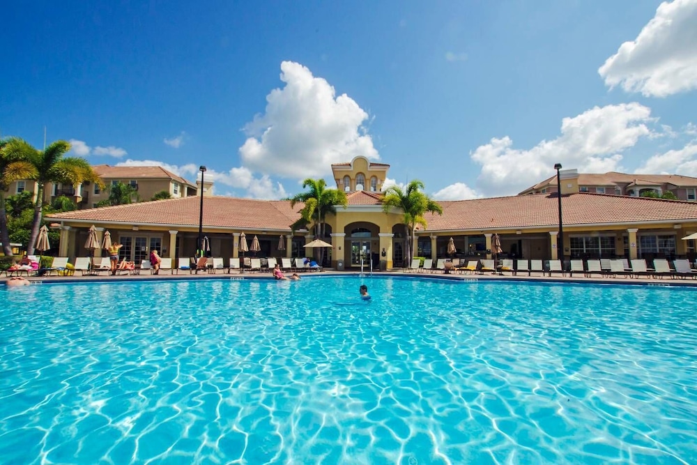 Stylish and Accessible in Vista Cay With Lake View - 3bd/2ba Condo 3vc114