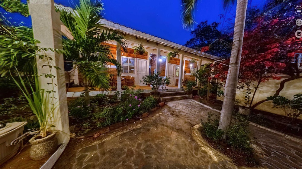 Beachfront 1-of-a-kind House w AC Pool Wifi ATV