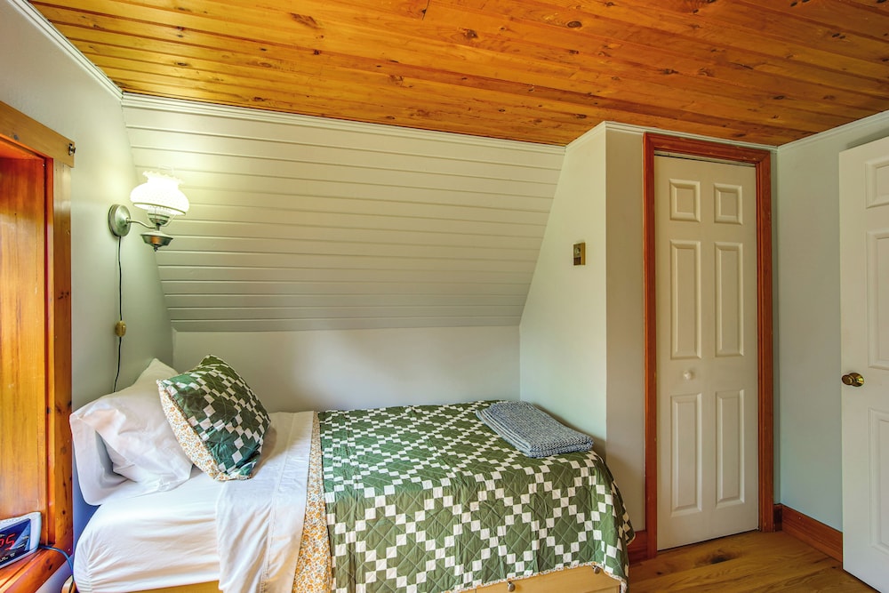 Forest Hideaway in Plainfield: Hike, Paddle & Ski