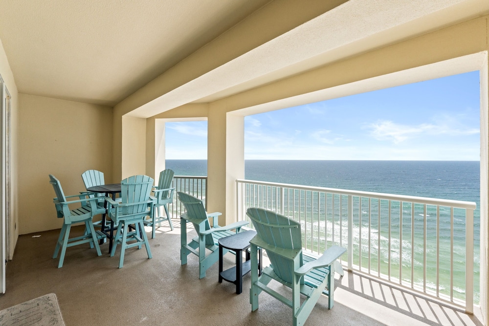 Grand Panama Beach Resort by Book That Condo