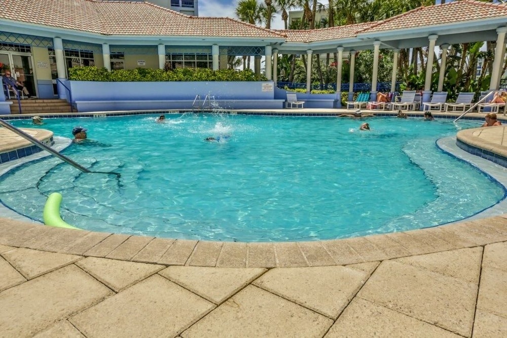 Kid Friendly Condo With Pool, Basketball, Bocce, Hot Tub, And More! 3 Bedroom Condo