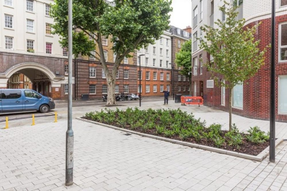 Eson2 - Chancery Lane Hideaway