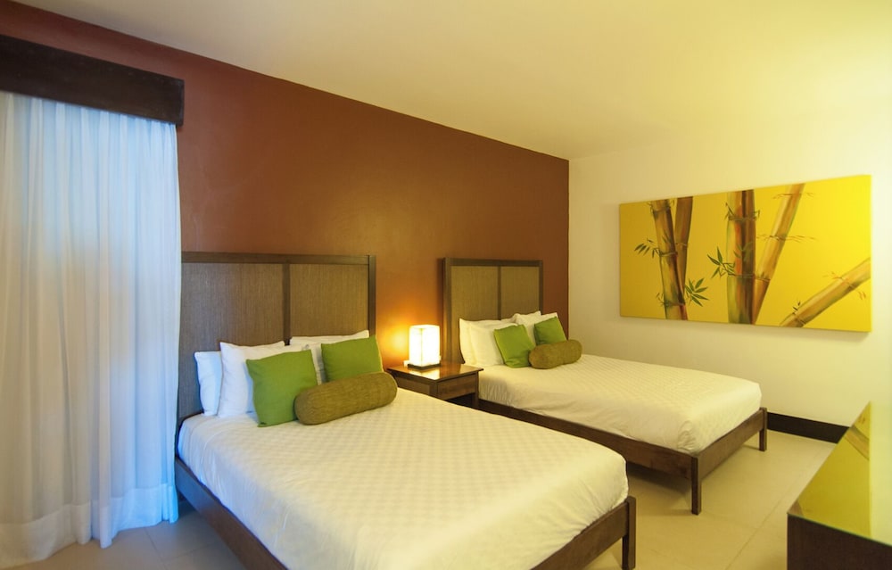 Aldea Thai Tropical Oasis near the Beach