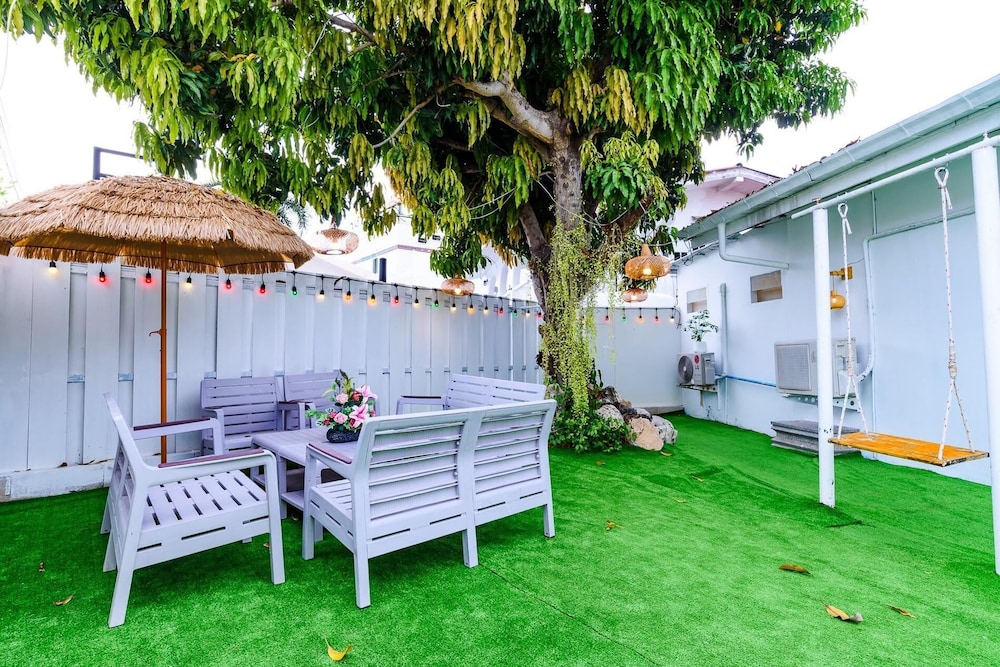 Jomtien 5BR Beach Pool Villa JB5