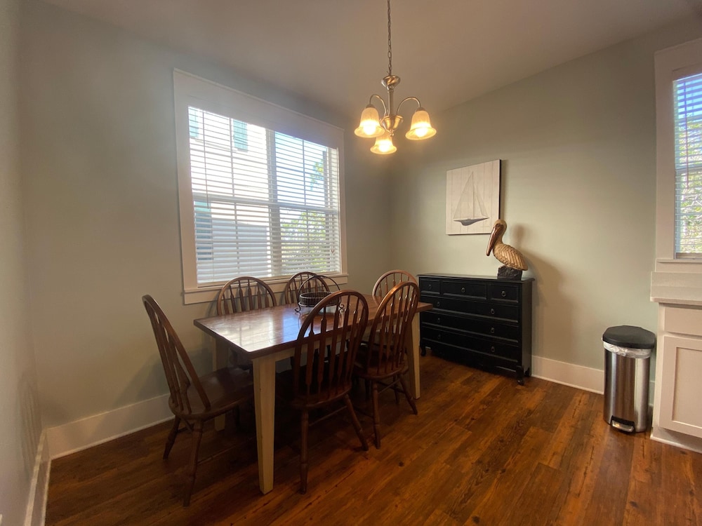 Barefoot Cottage B37 - The B's Knees