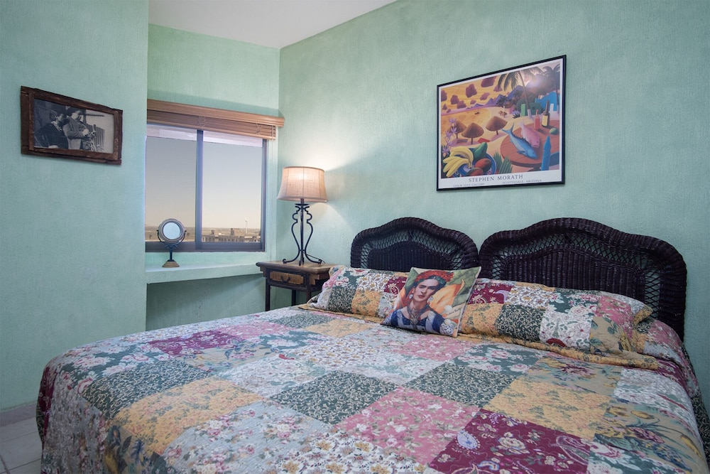 Casa Frida Massive Condo Sleeps up to 12!