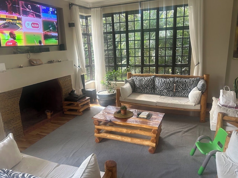 Lux Suites Enkarsis Bungalow Kisaju