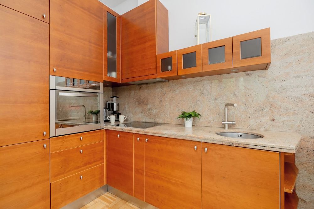 Apartment Filtry With Parking by Renters