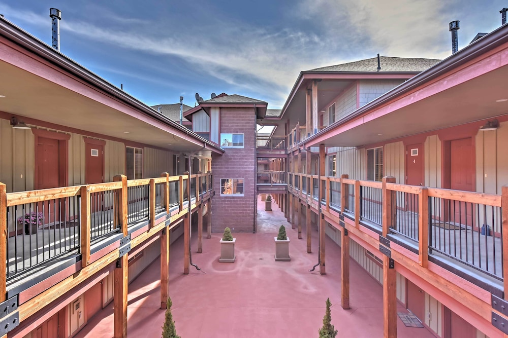 Airy Bear Hollow Condo: 5 Mi to Park City Mountain view 3