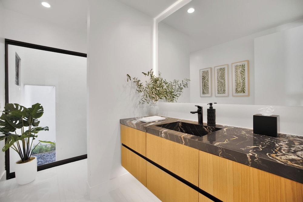 Morning View Malibu - Malibu Masterpiece in the Making w/ Views & Beach Access