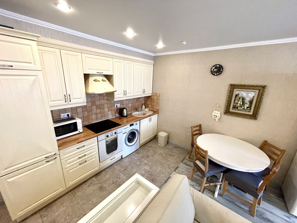 Clever House Apartments
